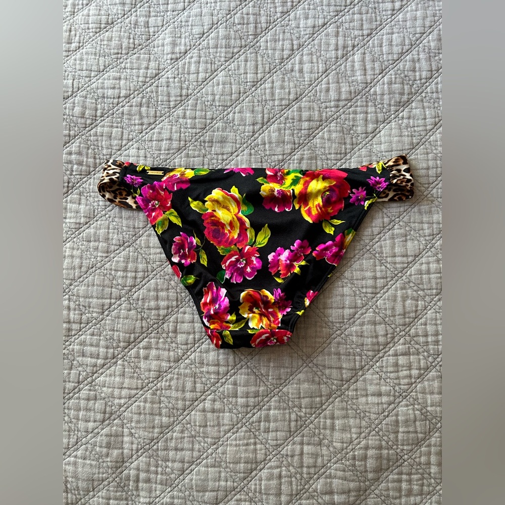 Victoria’s Secret women’s bottom swim piece - Picture 5 of 6